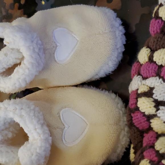 Baby Jacket and Booties size 6-12 mths - Picture 4 of 5